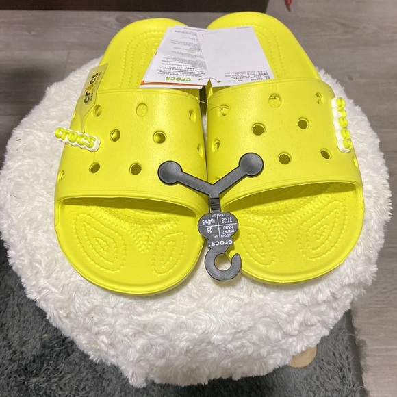 crocs - Picture 2 of 5